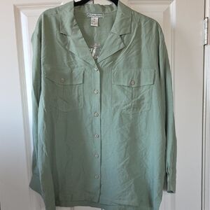 Women's Light Green Button-Up Blouse